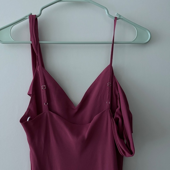 Reformation Reya Dress in Strawberry Wine - Picture 7 of 8